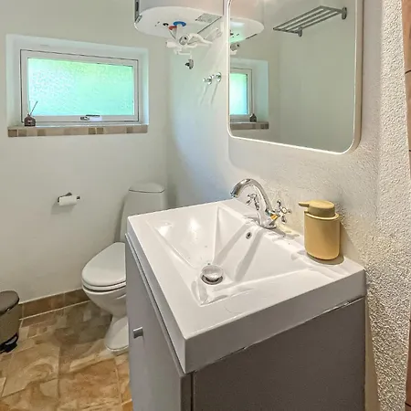 2 Bedroom Stunning In Prázdninový dům *